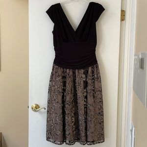 SLNY Evening Dress - black v-neck bodice, double lined skirt, tulle overlay.